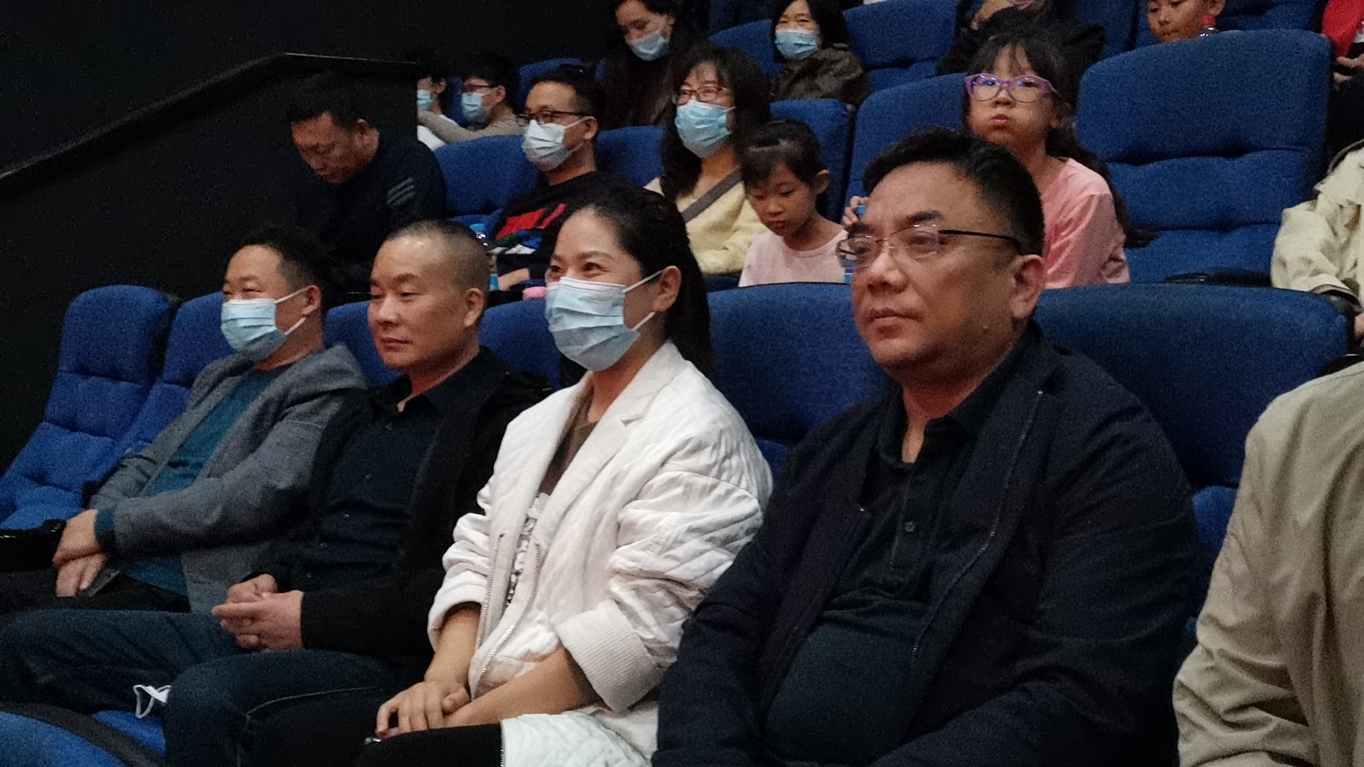 Inheriting the red gene and carrying forward the patriotic spirit Yidian Group Aluminum Smelting Division organized party members and managers to watch 